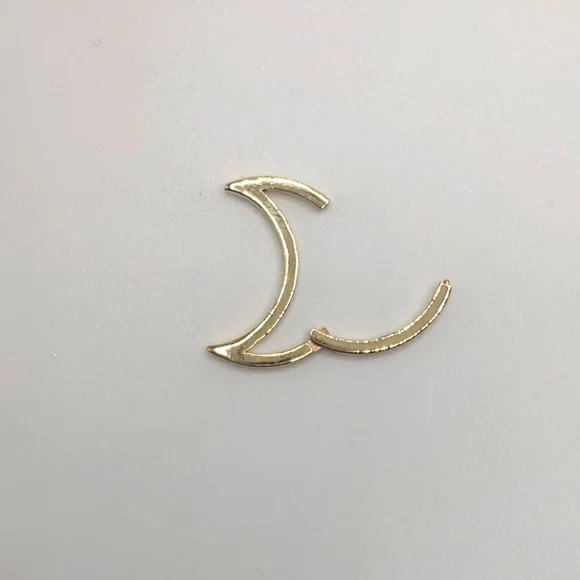 SOLD♥️ 14k Yellow Gold Crescent Moon /Charm Clasp - Picture 6 of 8